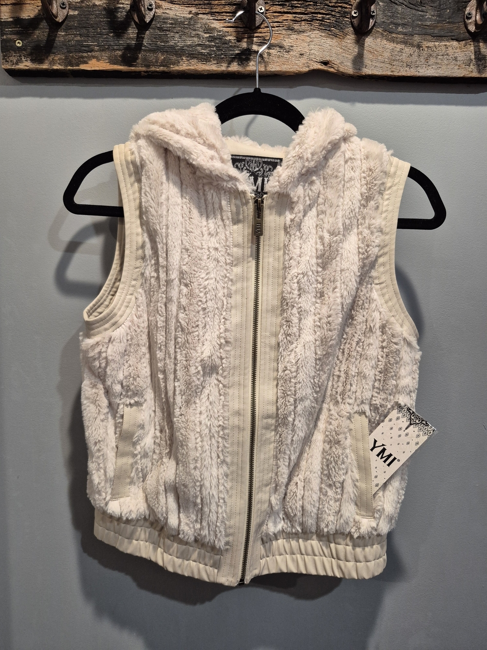 YMI Cream Hooded Faux-Fur With Leather Sleeveless Vest Women's Size Small